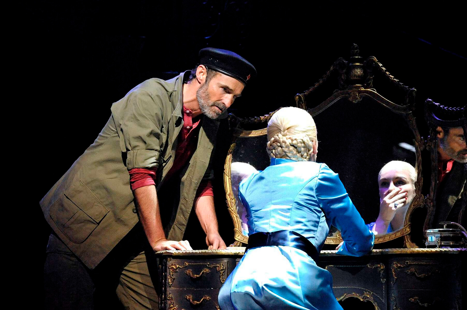 Evita UK Tour - Marti Pellow as Che and Madalena Alberto as Eva 2 - credit Keith Pattison