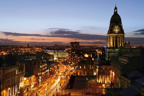 TAS27Image GalleryLeeds and Yorkshiretown hall and the headrow at night